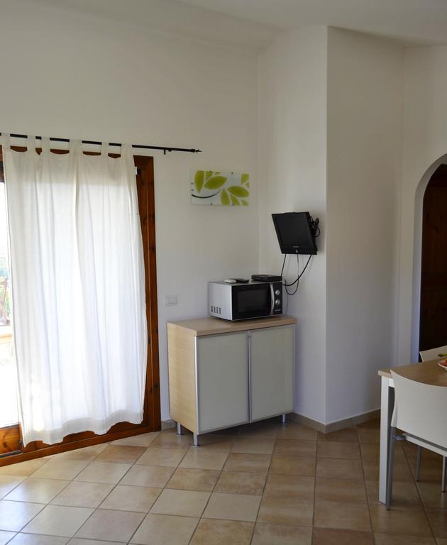 Gf Apartments La Vigna Badesi Szoba fotó