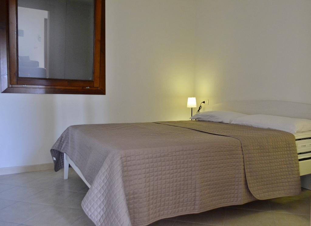 Gf Apartments La Vigna Badesi Szoba fotó