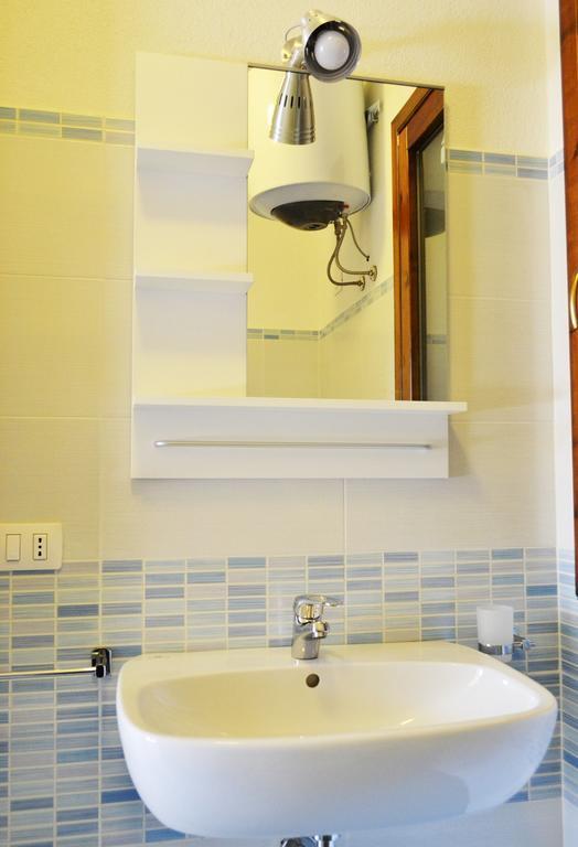 Gf Apartments La Vigna Badesi Szoba fotó